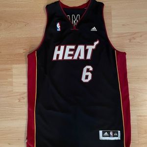 LeBron James HEAT Jersey !